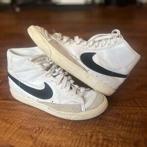 Nike Blazer Mid 77 Vintage Mens Size 8 White Black Sneakers BQ6806-100